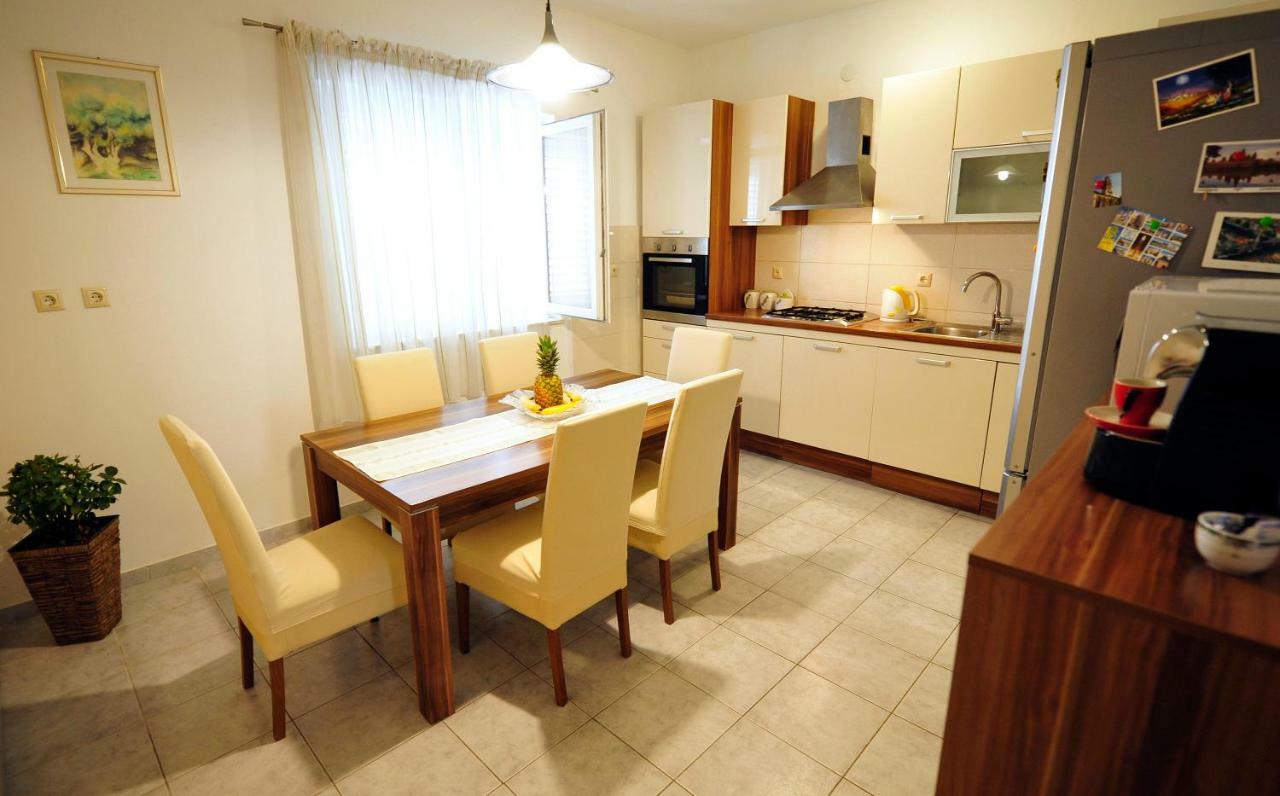 Green Garden Apartment Сплит Экстерьер фото